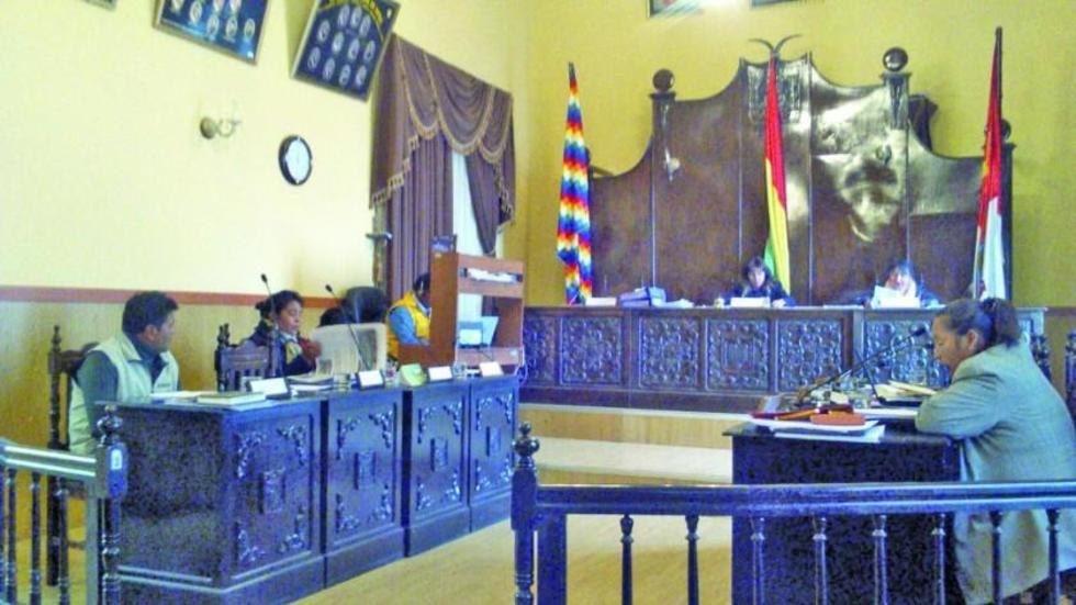 Analizan ley que avala la venta de alcohol cerca de escuelas