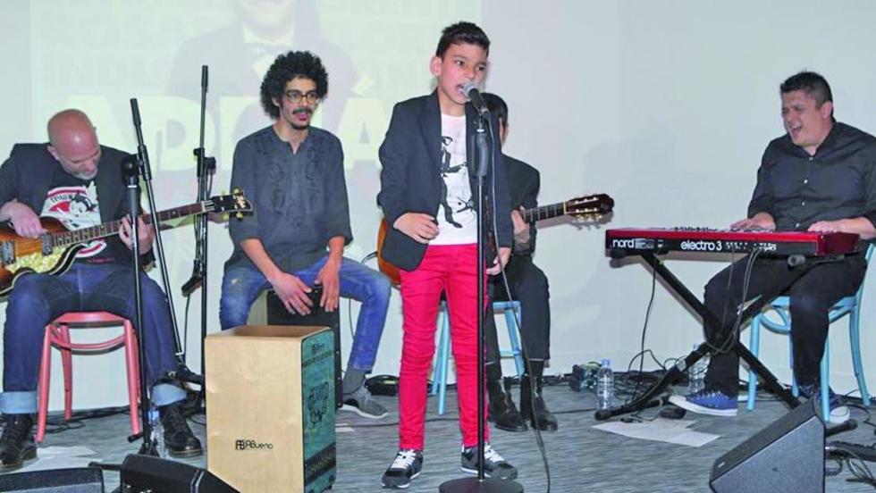 Artista afectado se postula al Grammy