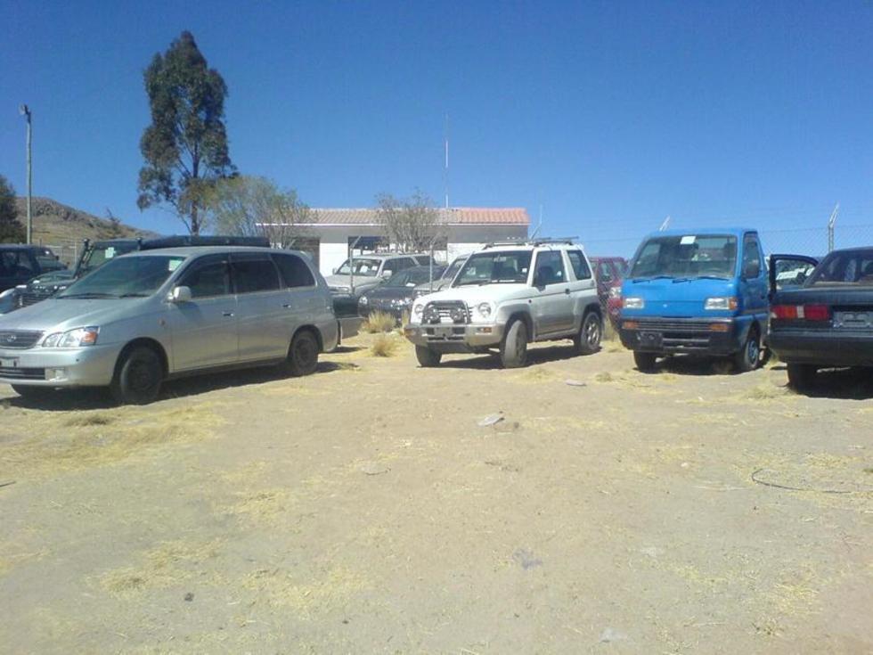 Aduana confirma que los autos chutos todavía ingresan a Potosí