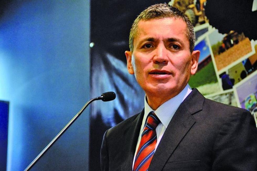 Erik Ariñez es posesionado en la dirección de la AJAM