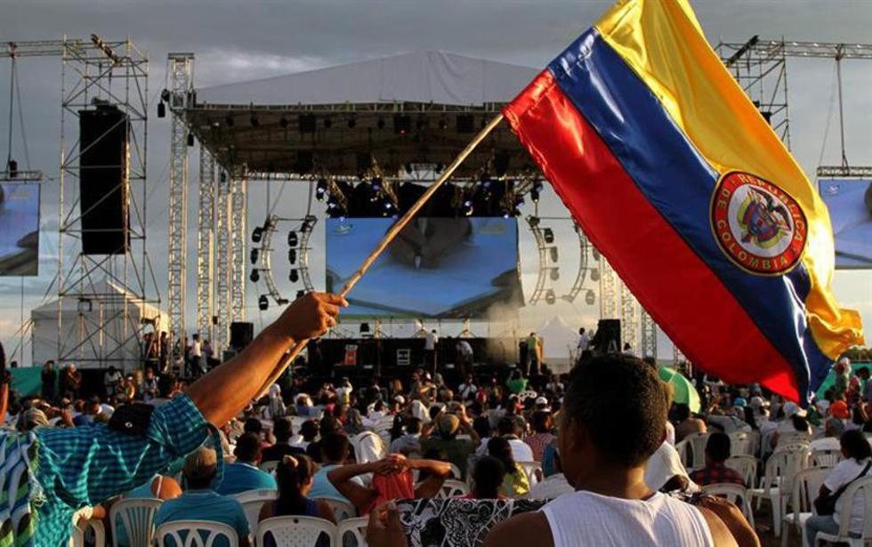 Gobierno colombiano y FARC planifican cómo aplicar acuerdo de paz