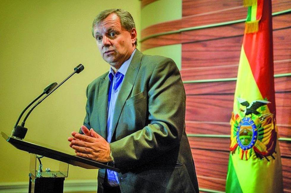 Presidente del Senado rechaza todo intento  de control a la prensa