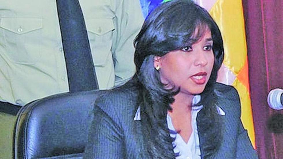 Denuncian que la Fencomin postuló al TCP a Neldy Andrade