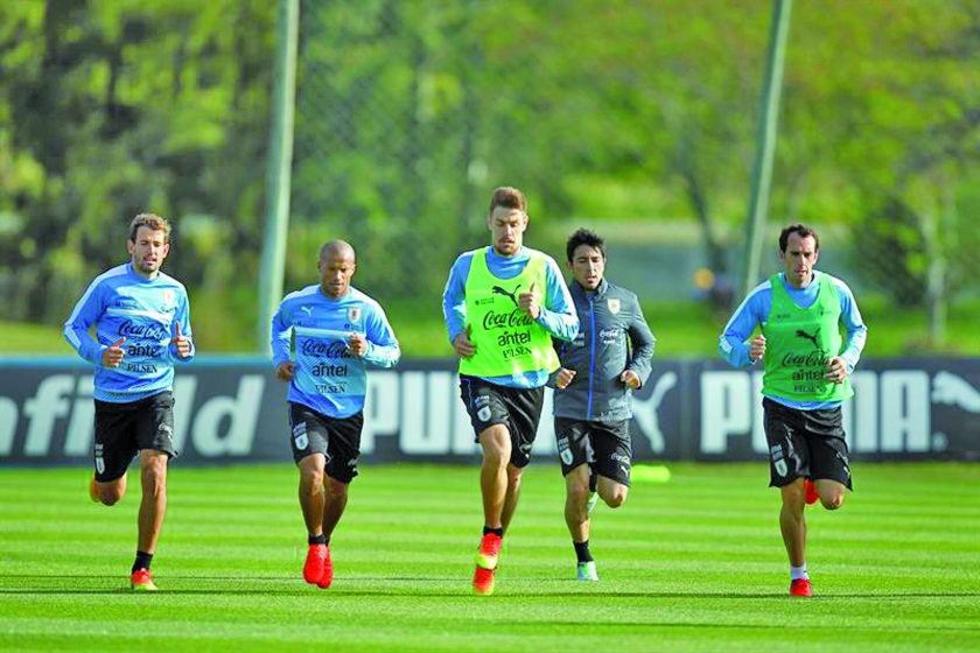 Uruguay recibe al colista Venezuela 