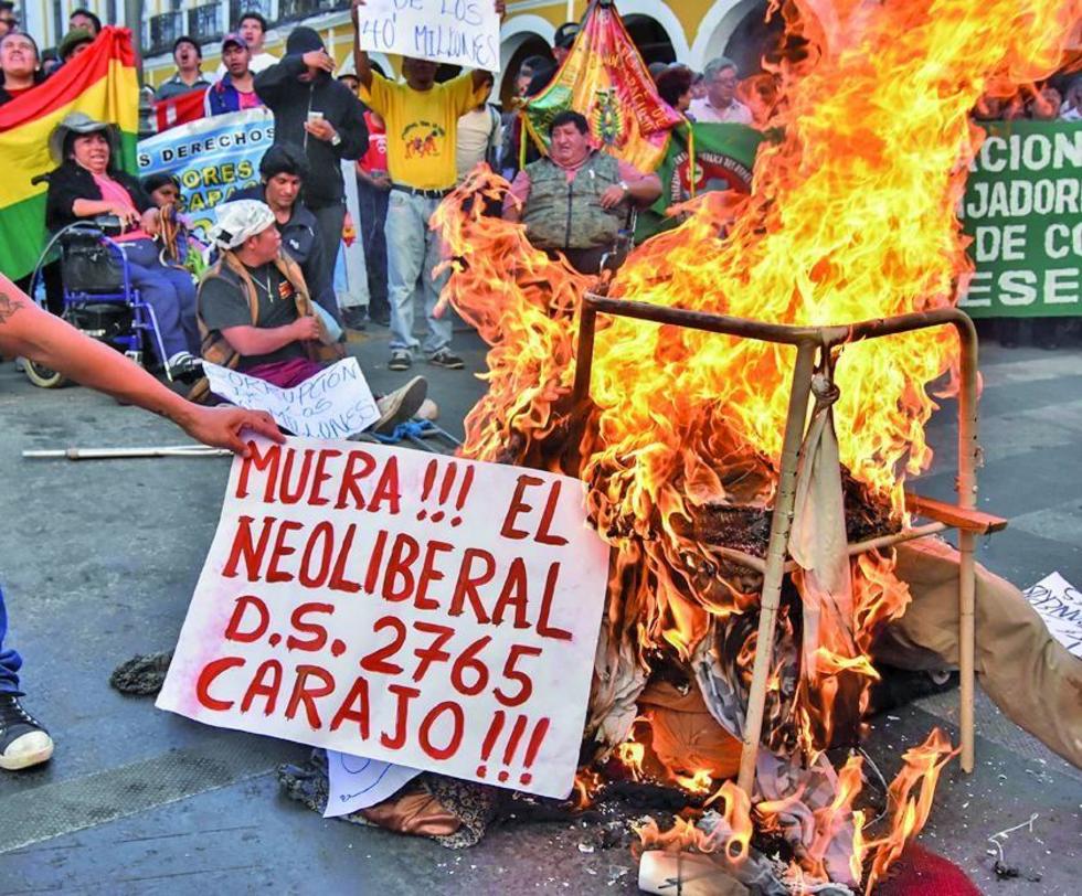 Gobierno y la COB diálogan hoy lunes sobre Enatex 