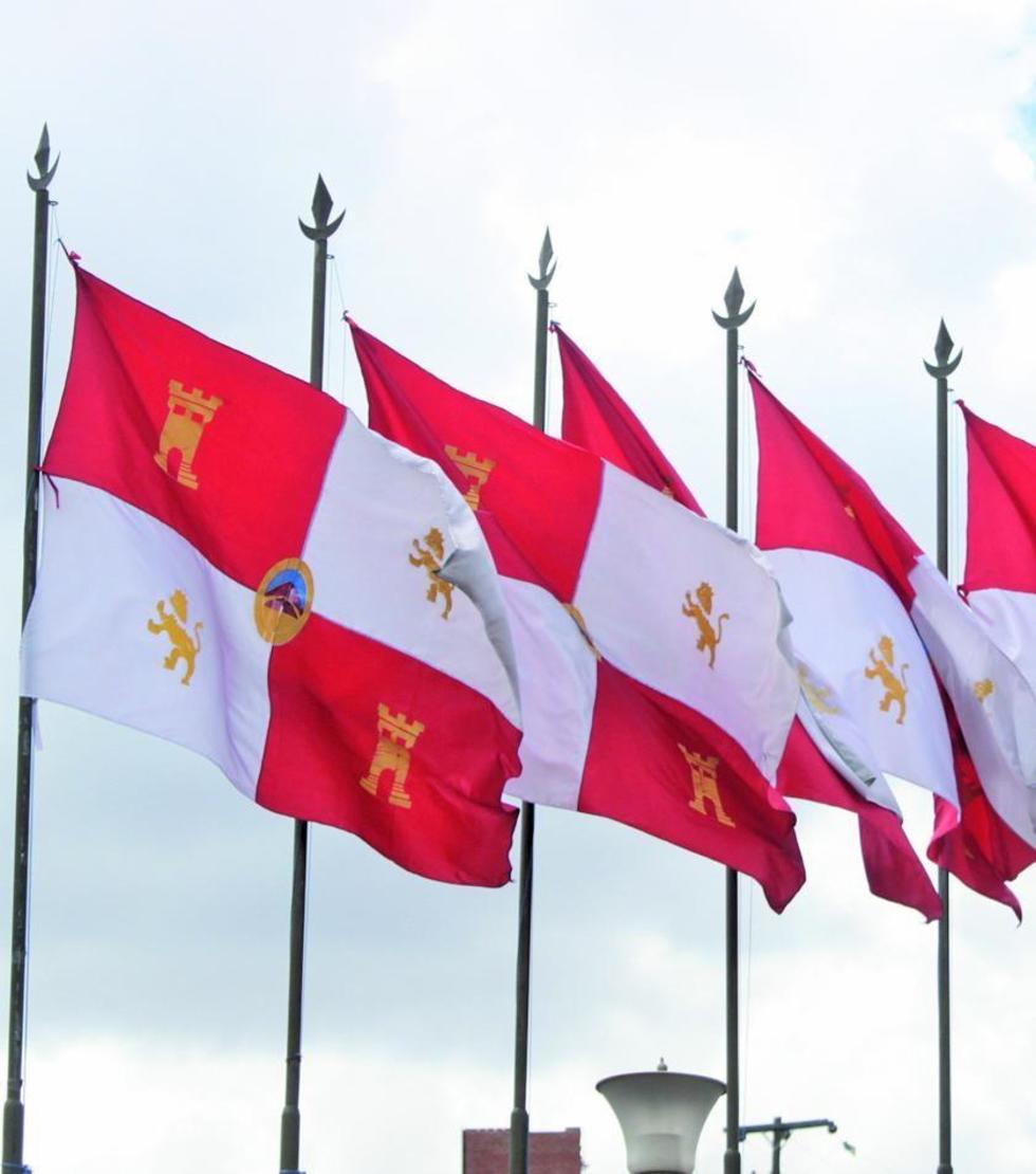 Recién definen homenaje a la bandera rojo y blanco