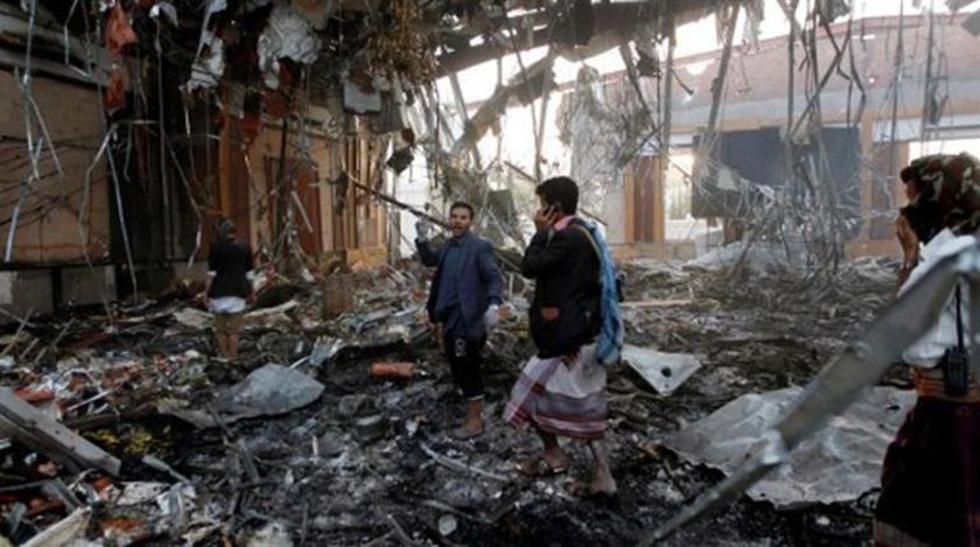 Funeral del gobernador de Saná fue multitudinario en Yemen tras ataques