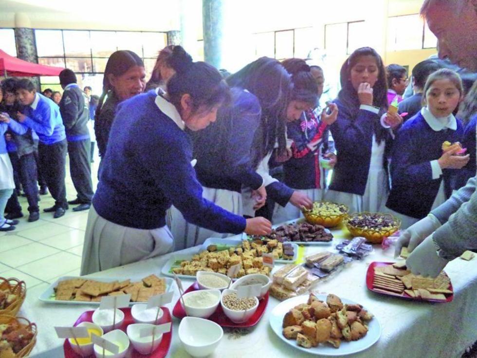 Junta distrital de padres critica distribución de desayuno escolar 