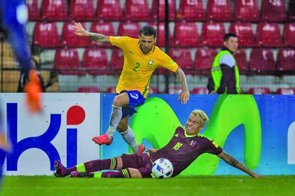 Brasil gana y asume el liderato