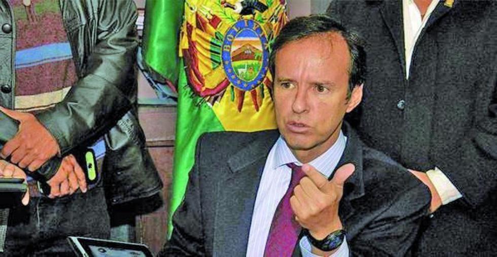 YPFB acusa a Tuto de que entregó refinerías a privados 
