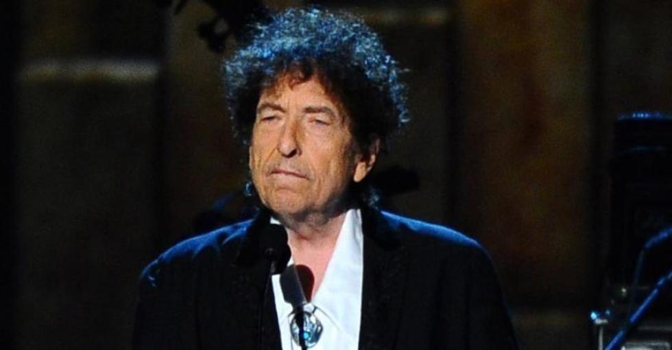 Academia desiste contacto con Bob Dylan por el Nobel