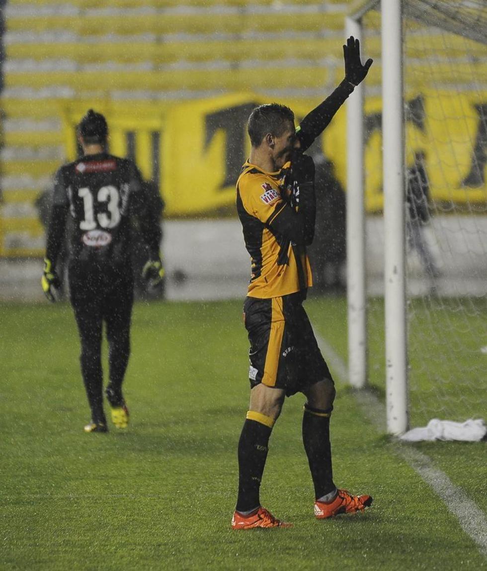 El Tigre gana y acecha a Bolívar  