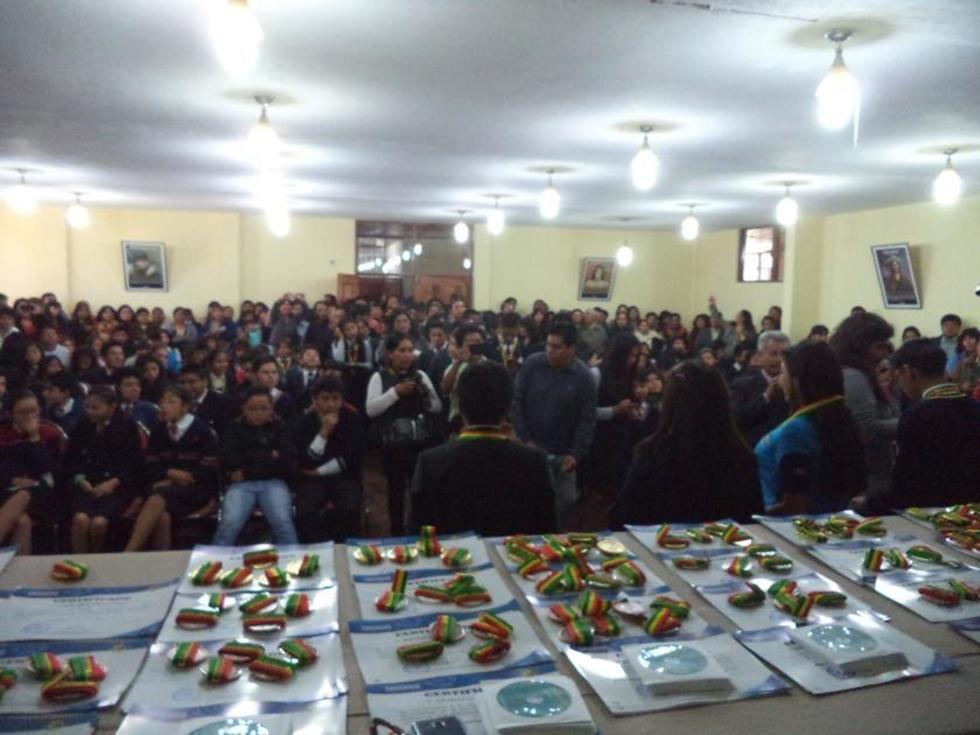 Premiaron a 109 alumnos de olimpiada científica
