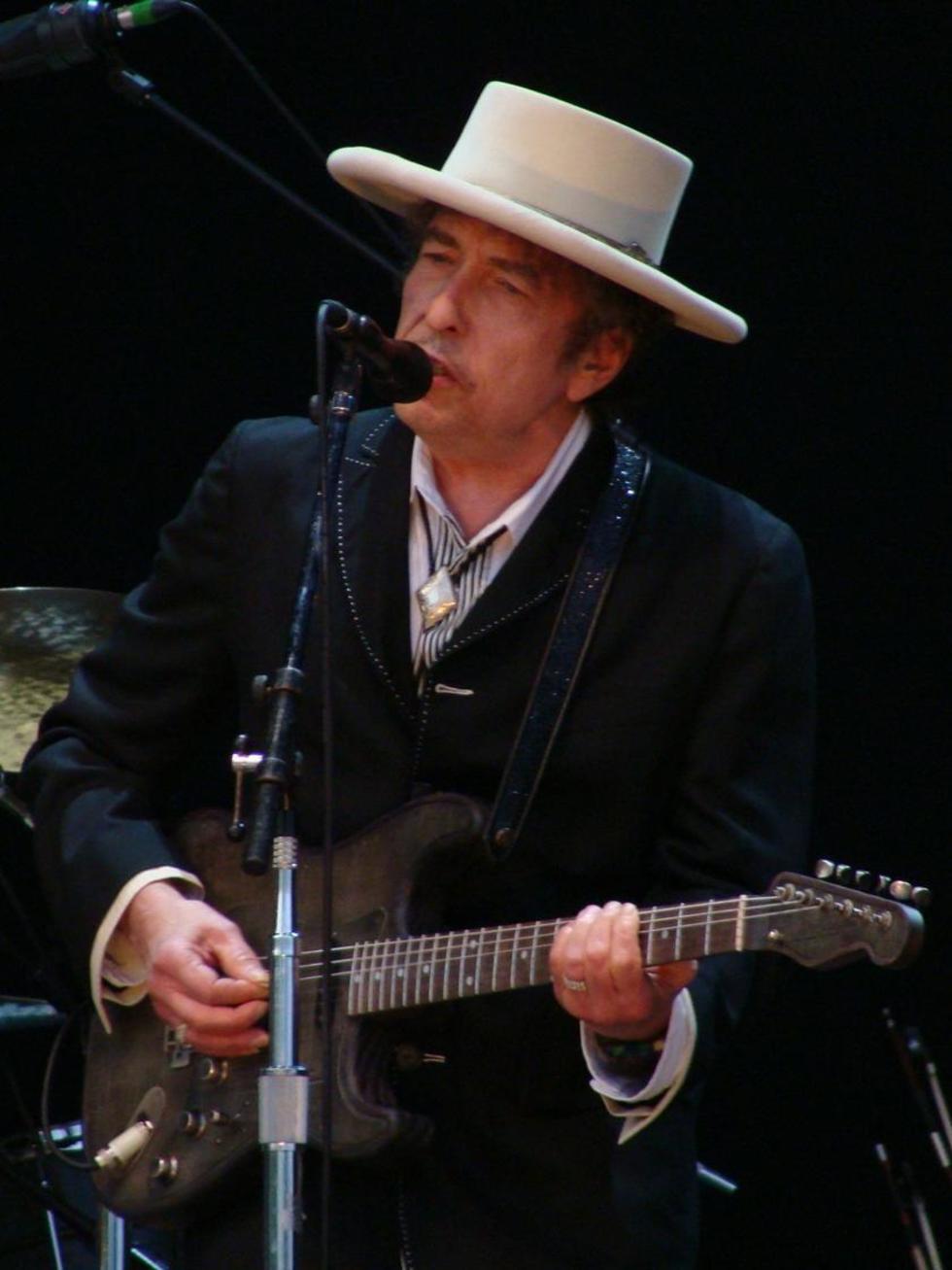 Califican a Dylan de rudo y arrogante