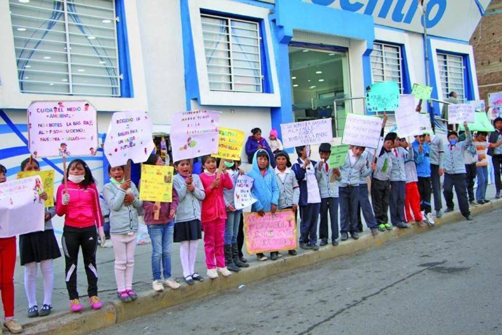 Estudiantes quieren evitar la contaminación ambiental