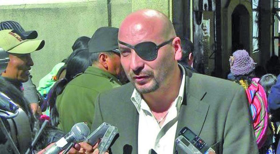 El defensor afirma que policías cometieron “delitos comunes”
