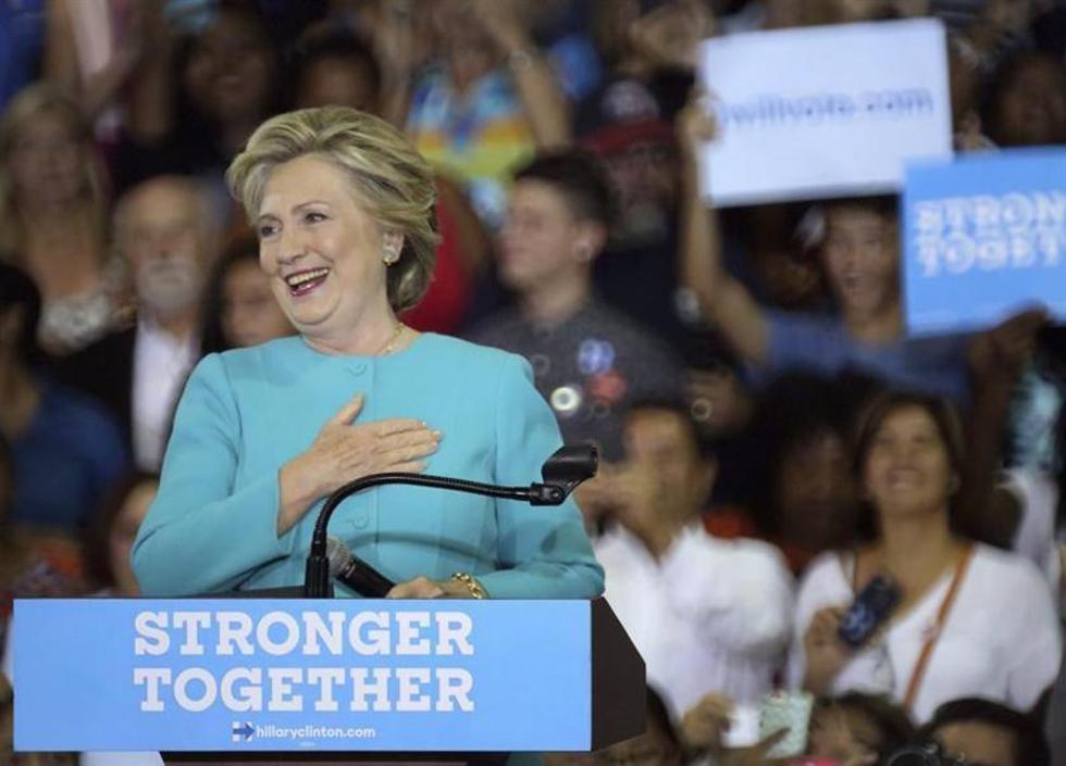 El FBI resucita el escándalo por los correos de Clinton en EE.UU.