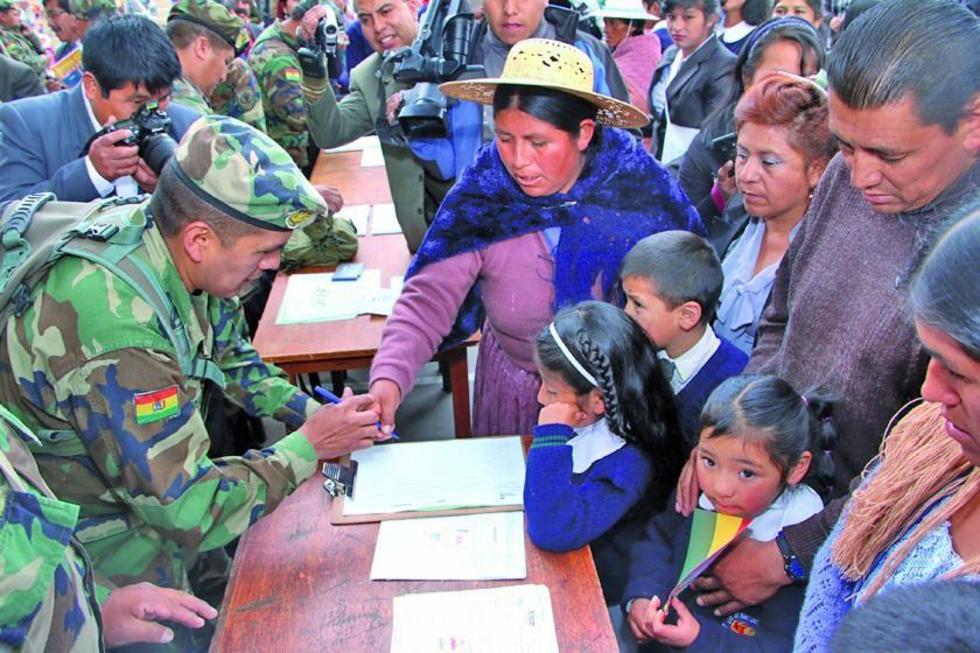Culmina la cancelación del bono Juancito Pinto en escuelas de Potosí