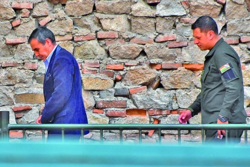 Caso puestos militares: cautelares de Salinas y Celis se ha suspendido 