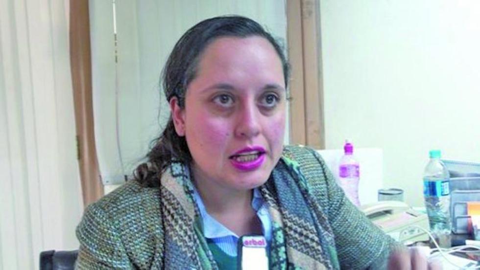 Opositora advierte a Paco con un juicio por racismo
