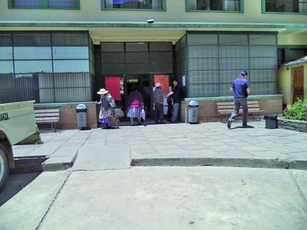Sindicato médico de la CNS acata el paro de brazos caídos en Potosí