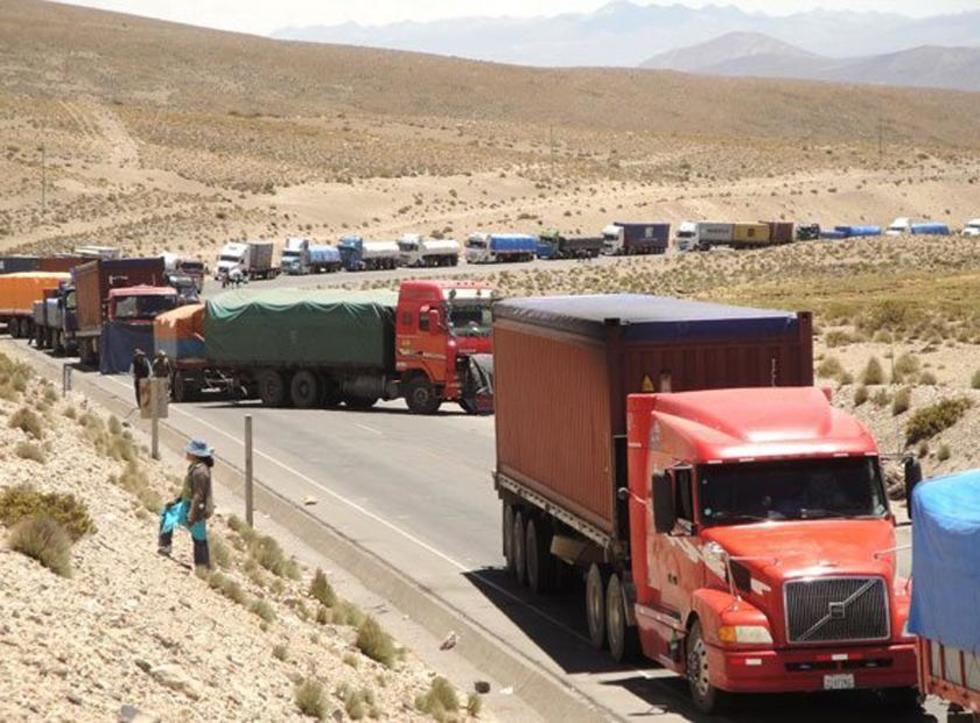 Cónsul boliviano hace gestiones para evitar multas a camioneros