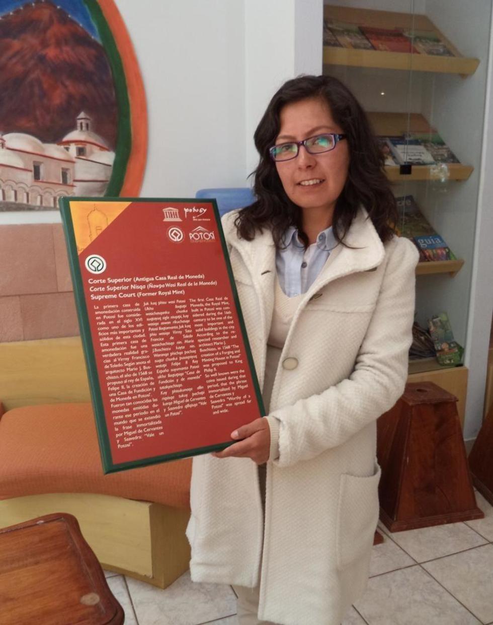 Completan las señales de turismo en calles de Potosí