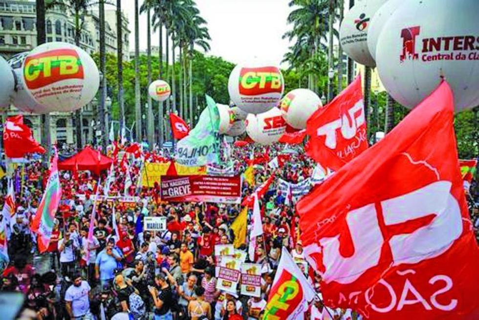 Crece el rechazo a las políticas de ajuste para la economía brasileña