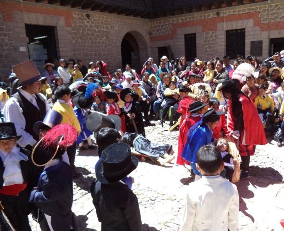 Niños recrean el grito libertario