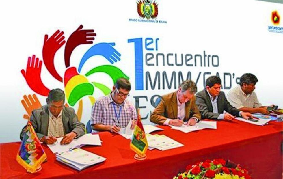 Firman acuerdo para controlar comercialización de minerales