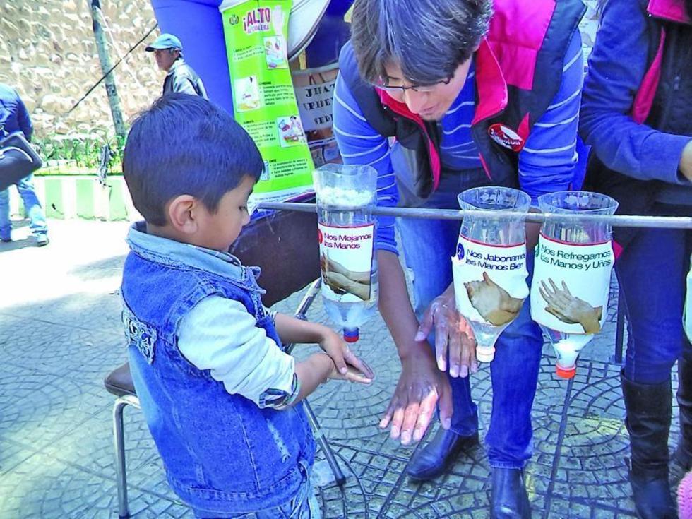 Recalcan la importancia del consumo de agua sana