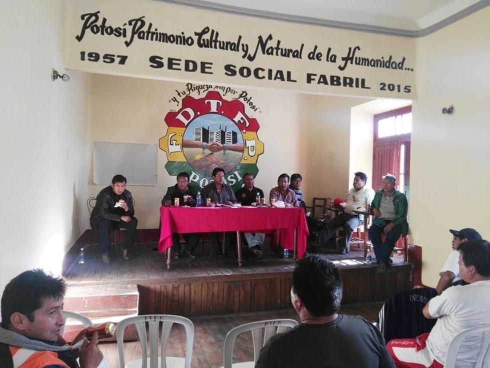 Fabriles piden políticas para proteger la producción local