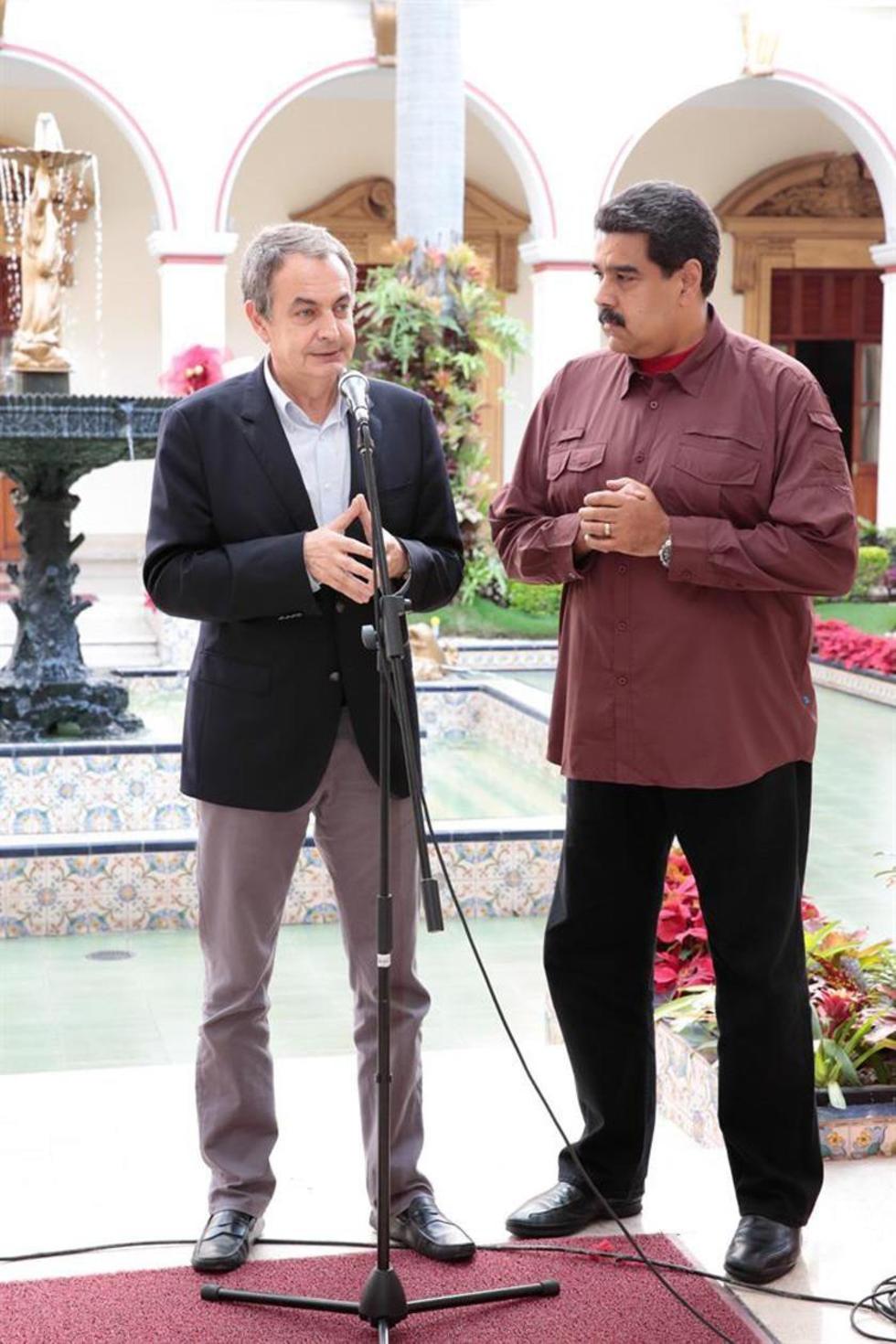 Gobierno y oposición chocan por el diálogo en Venezuela
