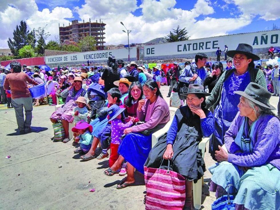 Mil estudiantes se gradúan en Educación Alternativa