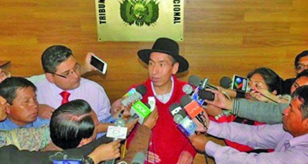 Senado decide reiniciar juicio a Gualberto Cusi el próximo martes 29