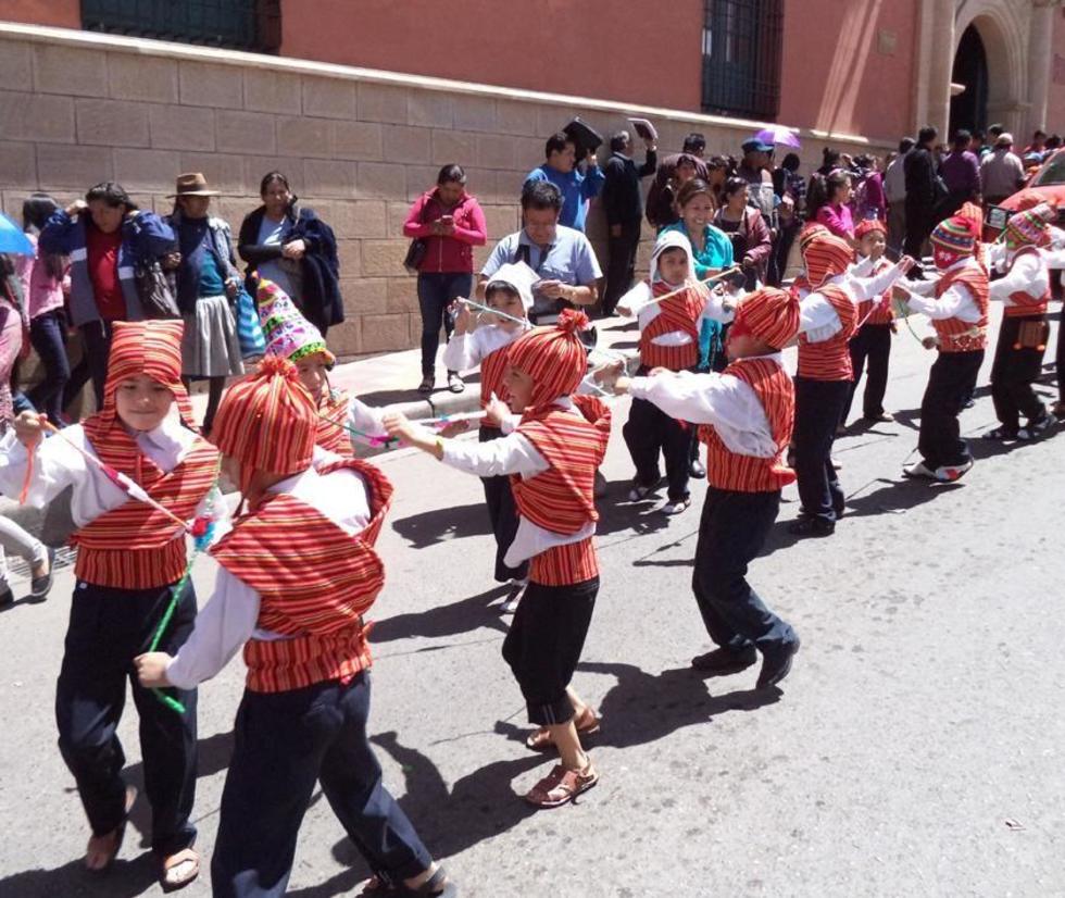 Estudiantes rescatan fiesta de la Navidad de Antaño