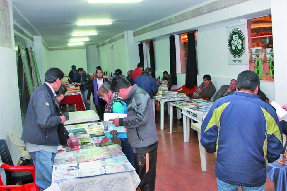 Escritores impulsarán más ferias de libro para el 2017