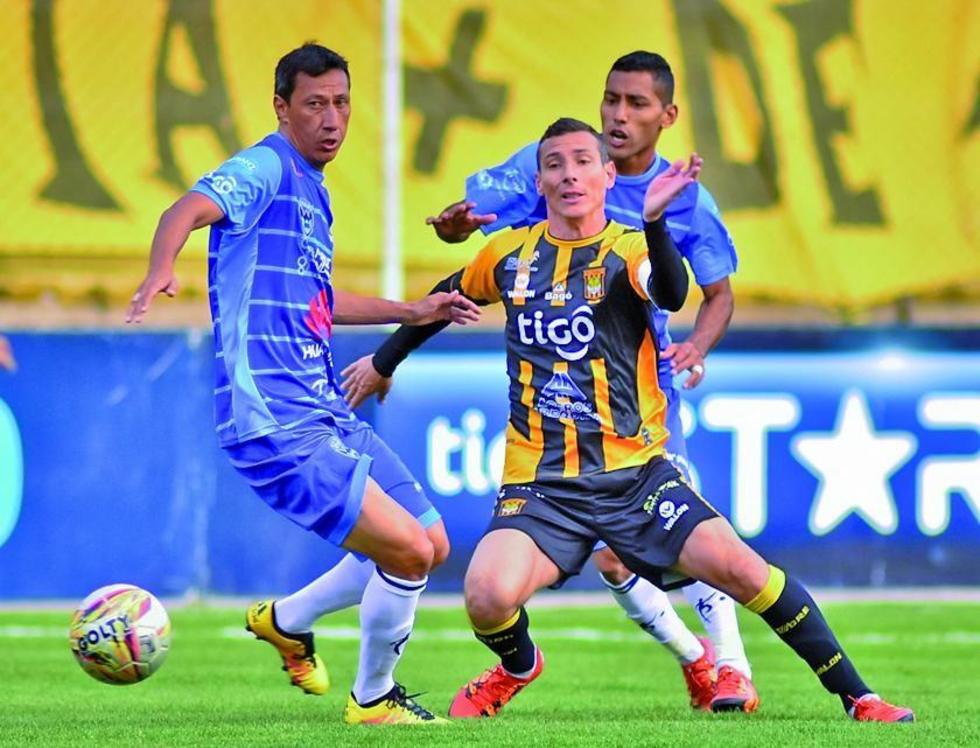 El Tigre gana y acecha al líder