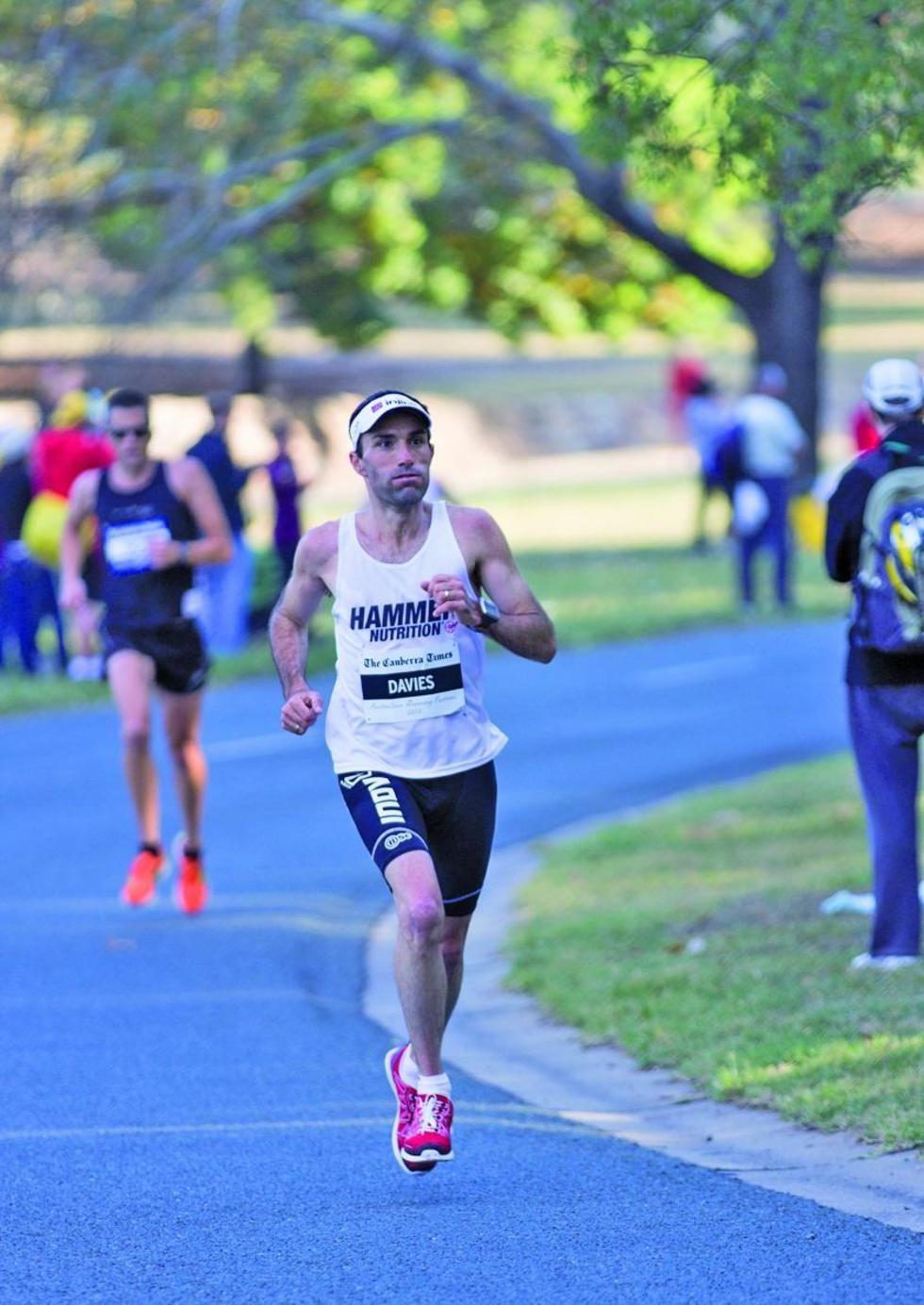 Davies logra el título en 100 kilómetros