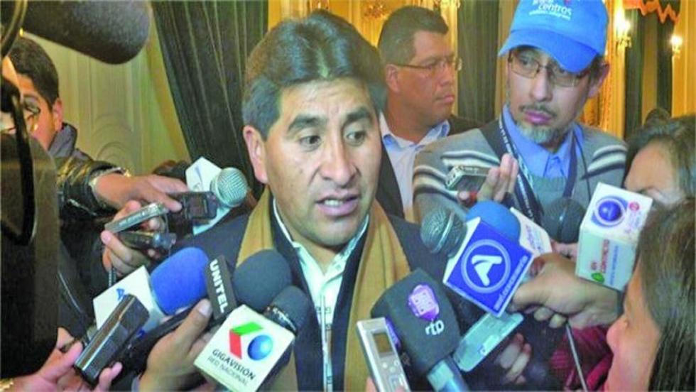César Cocarico denuncia red de corrupción en el INRA 