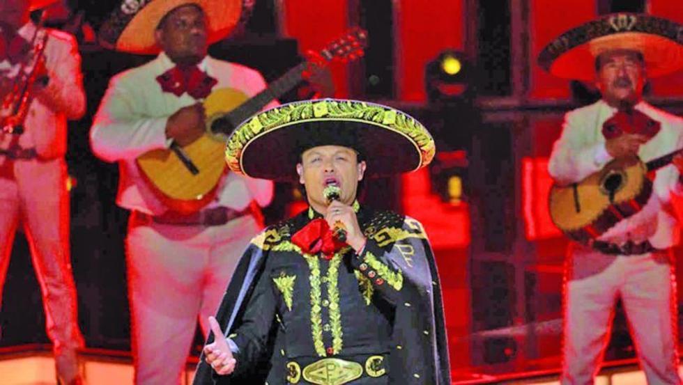 Pedro Fernández cantará dos horas