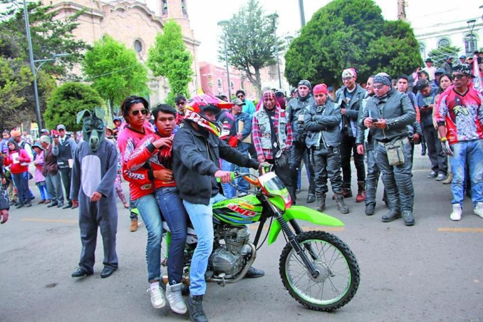 Inician campaña del uso del casco de seguridad para los motociclistas
