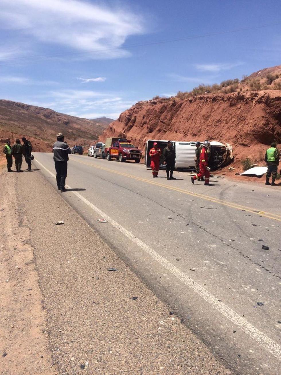 Colisión de vehículos en la carretera deja seis heridos 