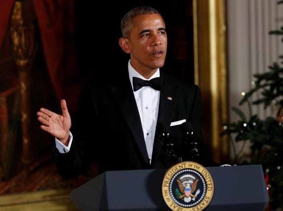 Obama pide investigar la filtración de correos