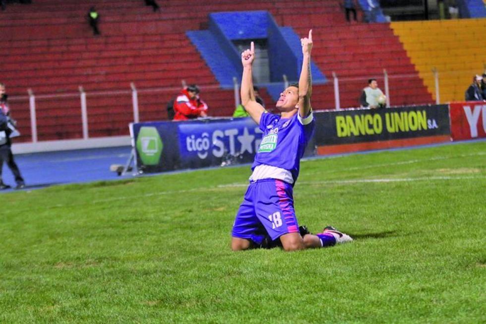 Saucedo va a la lucha por el título de goleador