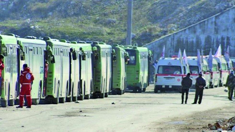 Evacuados buscan salir de Alepo antes de los ataques