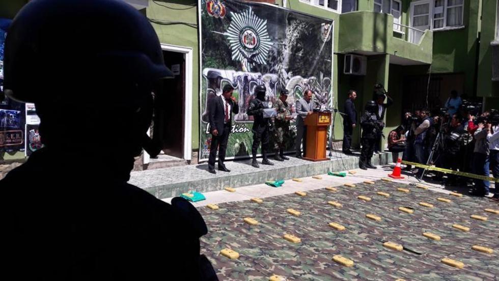 Aprehenden a tres personas en posesión de cocaína valuada en $us 800 mil