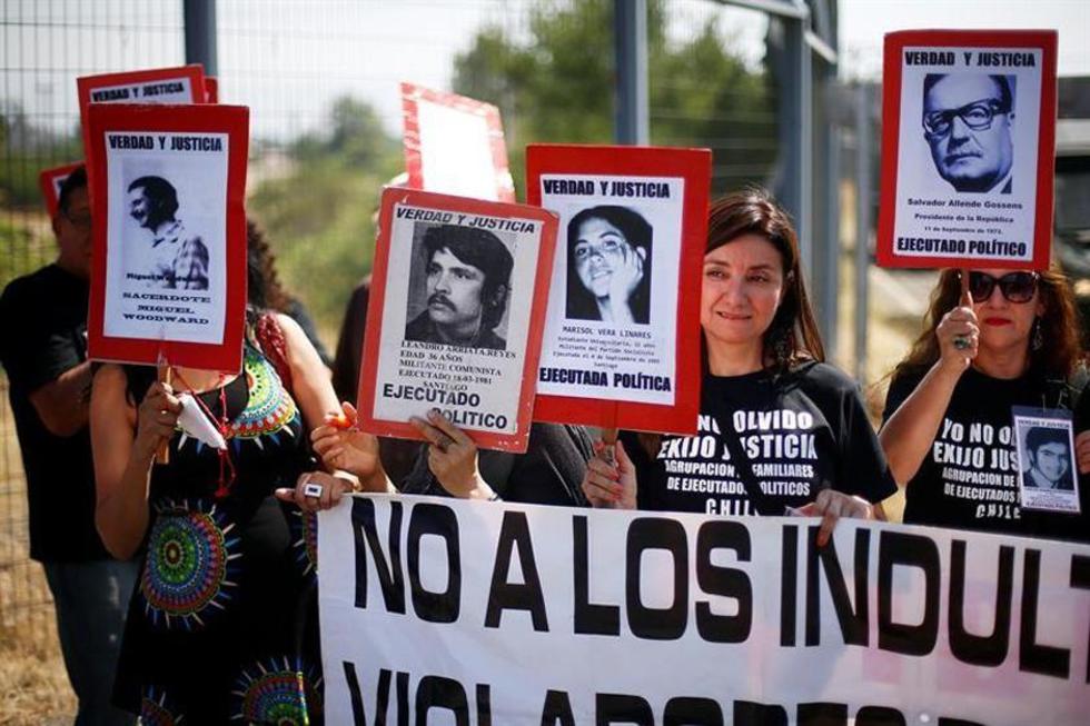 Exagentes de Pinochet piden perdón por sus crímenes en Chile