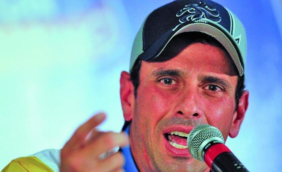 Capriles llama a presionar por elecciones en Venezuela