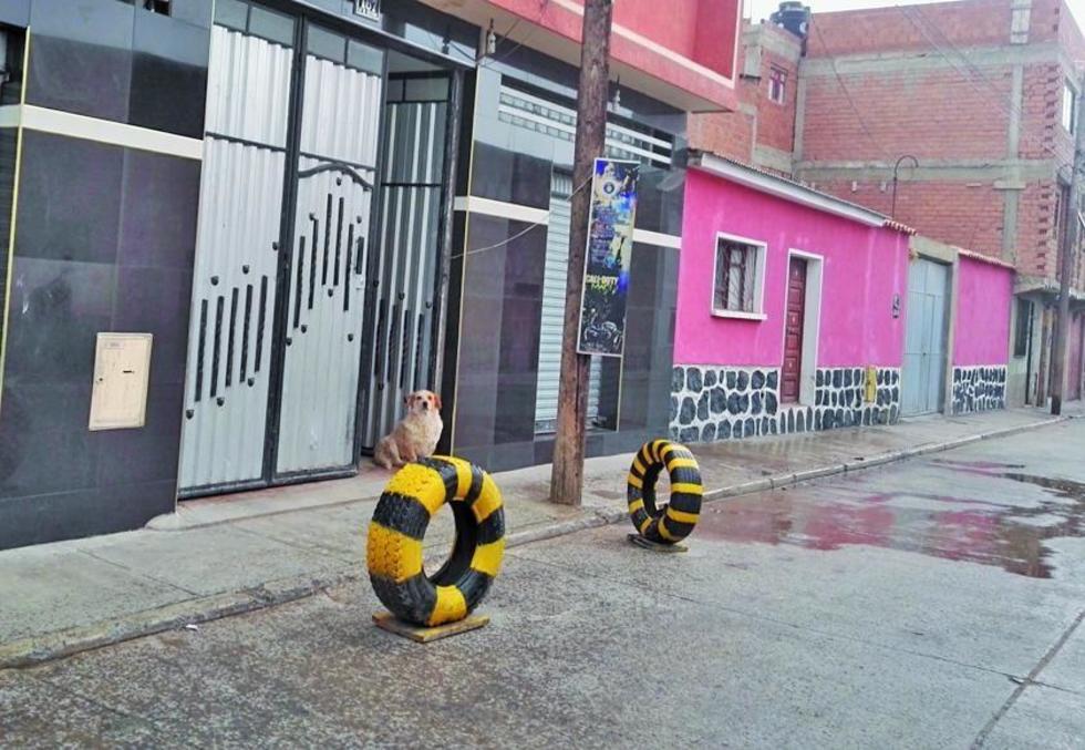 Comerciantes usan llantas para obstaculizar el tráfico vehicular